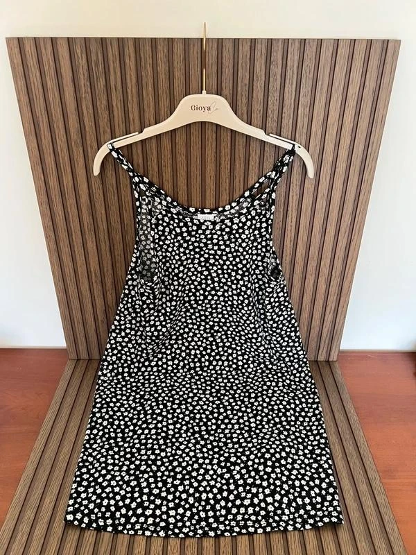 Vestido Curto de Alças Floral em Preto e Branco